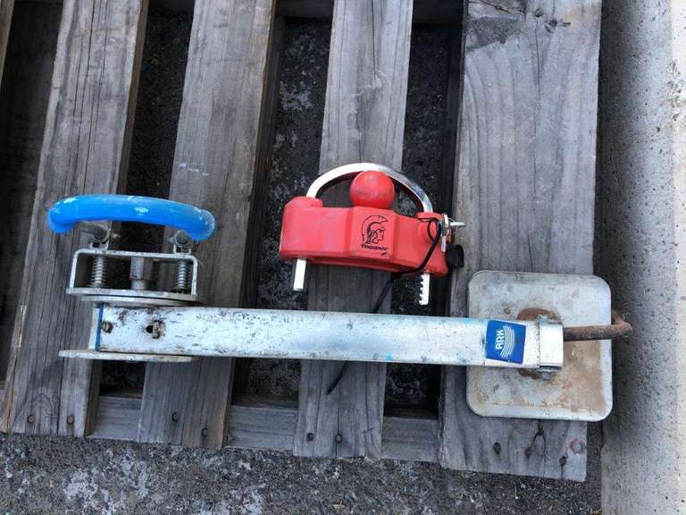 HD Jockey Wheel and Trailer Lock TVAA Pty Ltd T/A Tomkins Valuers & Auctioneers