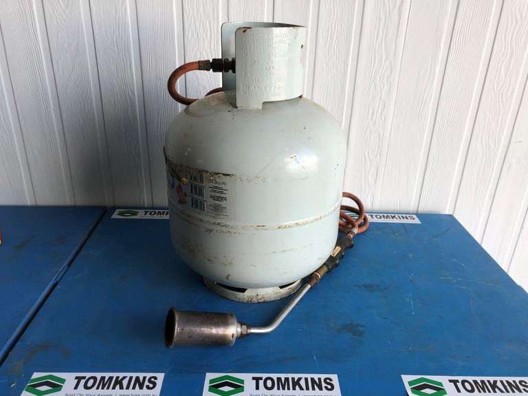 8.5kg Gas Bottle and Blow Torch Attachment TVAA Pty Ltd T/A Tomkins