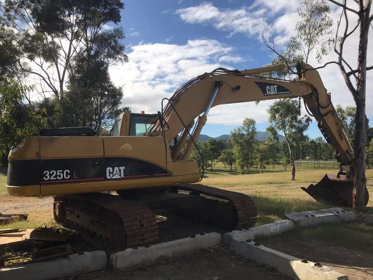 ONLINE AUCTION - 2004 Caterpillar 325CL 25T Excavator