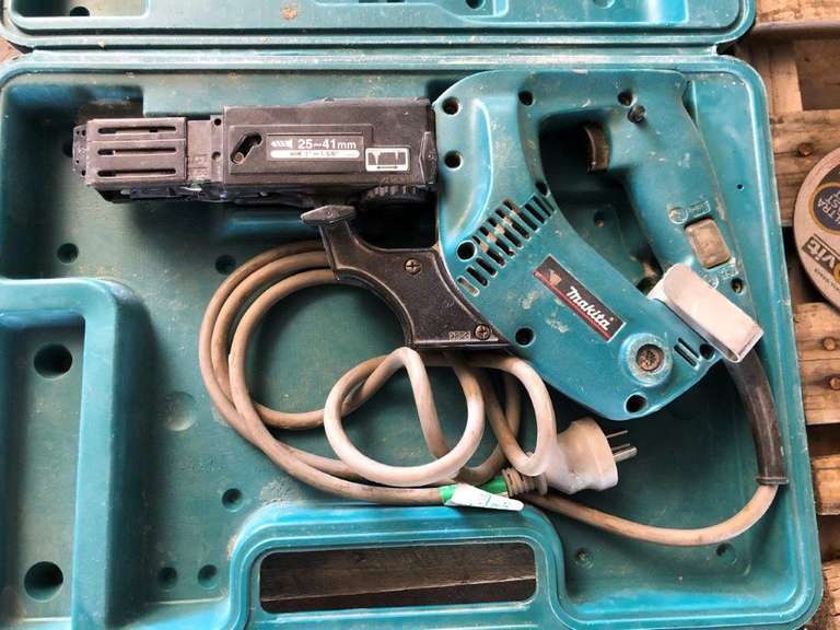 Makita Auto Feed Gyprock Gun TVAA Pty Ltd T/A Tomkins Valuers