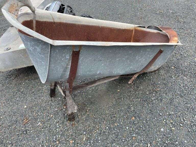 Antique Steel Bath Tub TVAA Pty Ltd T/A Tomkins Valuers & Auctioneers