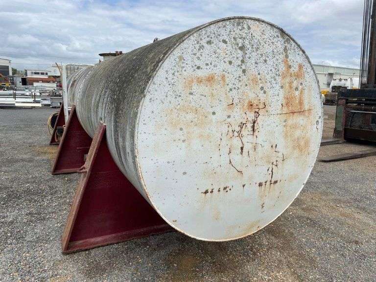 Large 7m Water Tank, Pump and Hose TVAA Pty Ltd T/A Tomkins Valuers