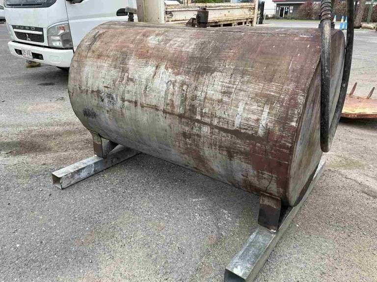 Approx 1800L Diesel Tank TVAA Pty Ltd T/A Tomkins Valuers & Auctioneers