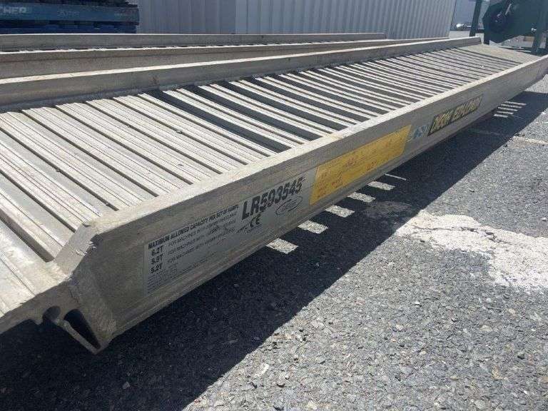 Pair Digga LR593545 Loading Ramps - damaged foot ramp - TVAA Pty Ltd T ...