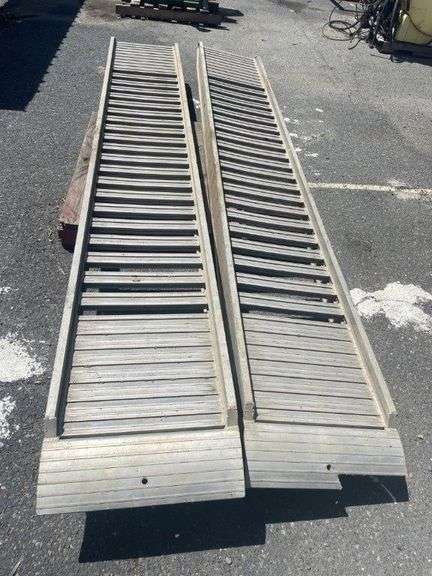 Pair Digga LR593545 Loading Ramps - damaged foot ramp - TVAA Pty Ltd T ...