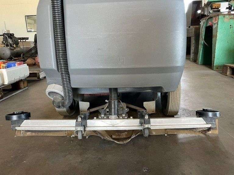 Karcher Professional B150R Battery Operated Floor Scrubber/Mop TVAA