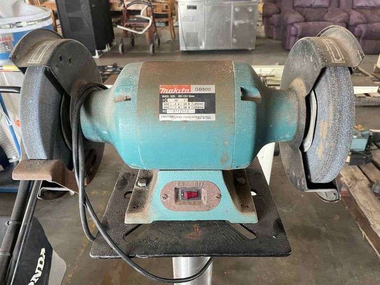 Makita GB800 Bench Grinder TVAA Pty Ltd T/A Tomkins Valuers & Auctioneers