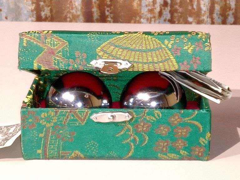 Vintage Chinese therapy balls in beautiful green box with original
