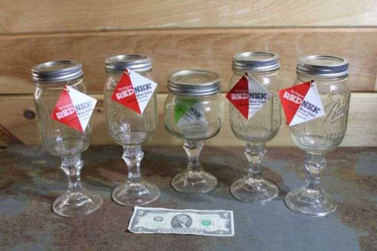 Adorable lot of 5 NEW The Original RedNek Wine Glass by Carson lidded
