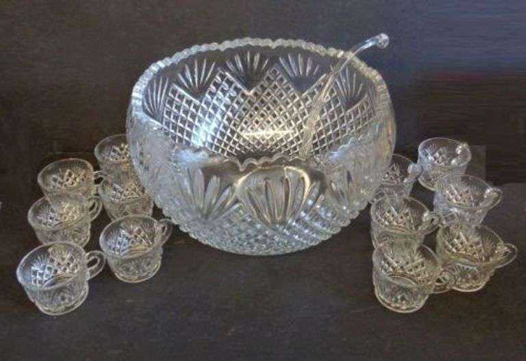 Vintage Glass Punch Bowl w / Glass Ladle by Smith Glass