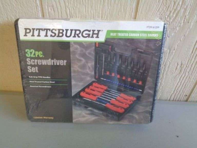 NIB 32 pc Screwdriver Set. (3A) Texas Online Auction House