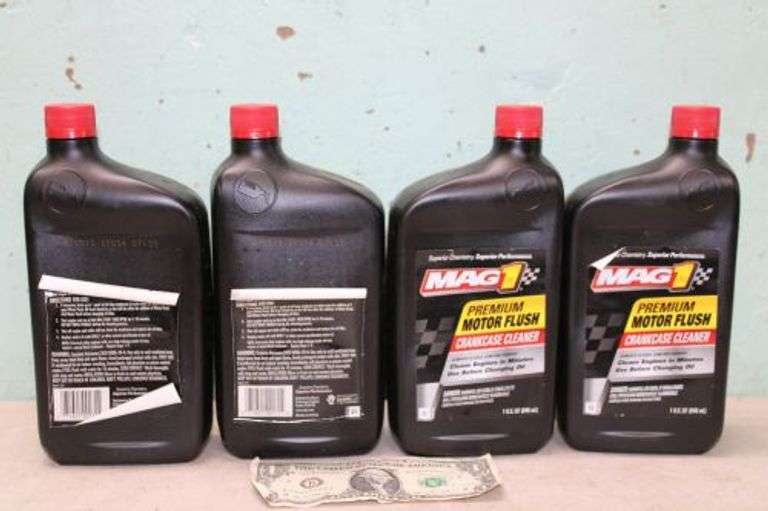 5qts of Motor Flush Crankcase Cleaner (one added after picture) Texas
