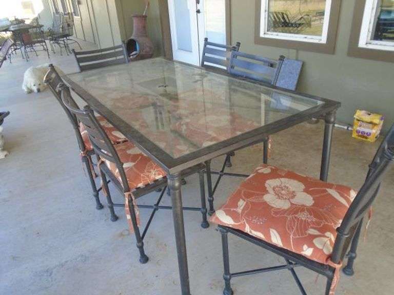 Cash Only Pottery Barn Outdoor Metal Table Set w/glass top, table is