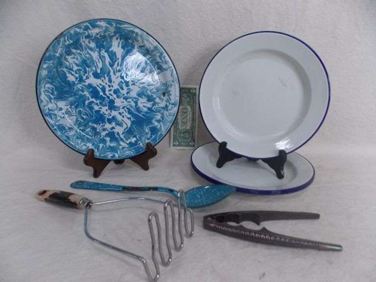 Antique/Vintage enamelware plates (5 total), plus enamelware serving