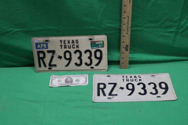 Pair of vintage Texas Truck license plates RZ9339 CASH ONLY Texas