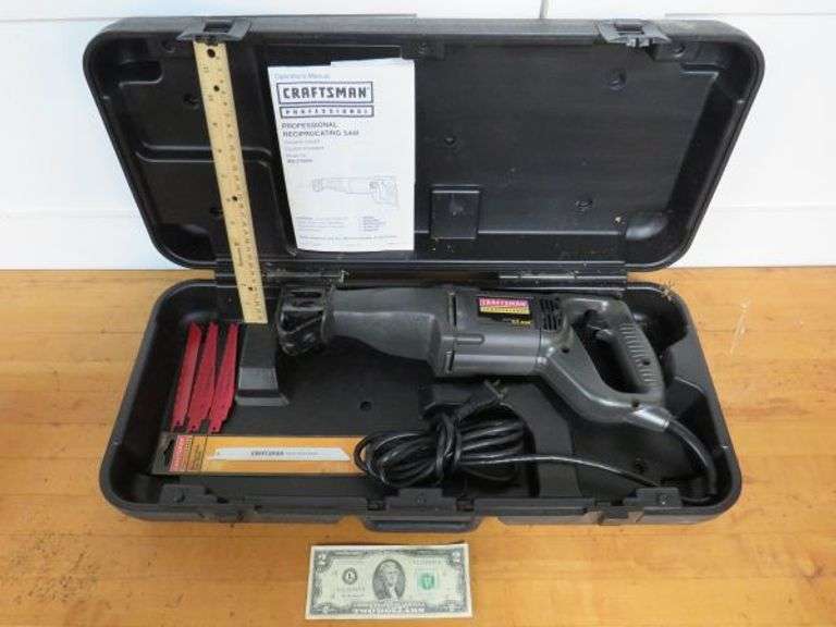 Craftsman Professional Model 900.275020 Reciprocating Saw with extra blades and original case as