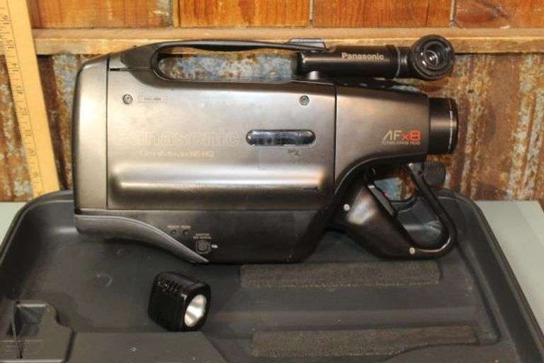 Vintage Panasonic OmniMovie VHS HQ AFx8 Flying Erase Head camcorder in