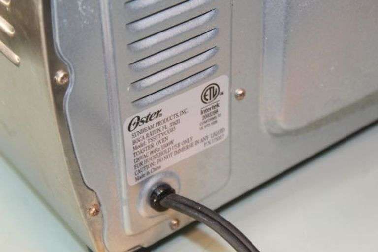 Oster model TSSTTVCG03 toaster oven in used condition CASH ONLY