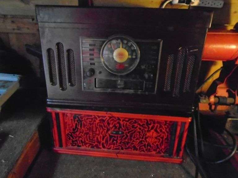Old record player doesn't work, radio and cd player, cd doesn't work