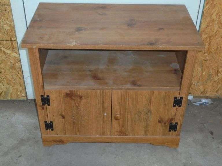 Rolling TV Table. Texas Online Auction House