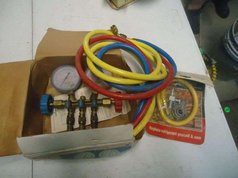 Easy read gauges, manifold gauge set. Texas Online Auction House