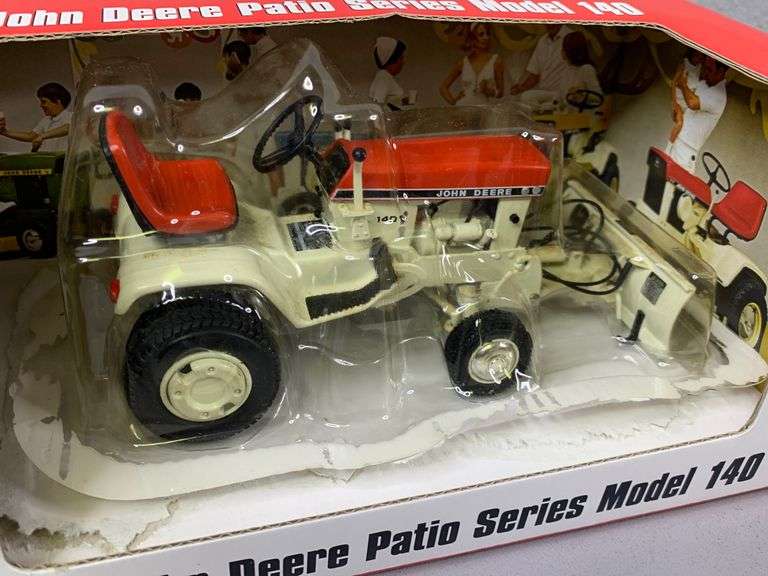 John Deere Patio Series Model 140, 1/16 United Edge Real Estate & Auction