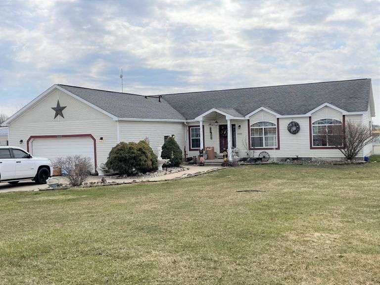3 BR, 2BA on 5 Acres 10448 US 6, Bryan, OH 43506 United Edge Real Estate & Auction