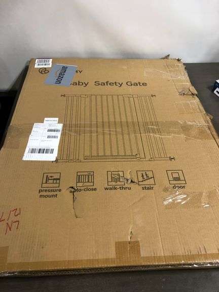 Cumbor 29.7-40.6" Baby Gate for Stairs, Mom's Choice Awards Winner-Dog Gate for Doorways, Pressure M