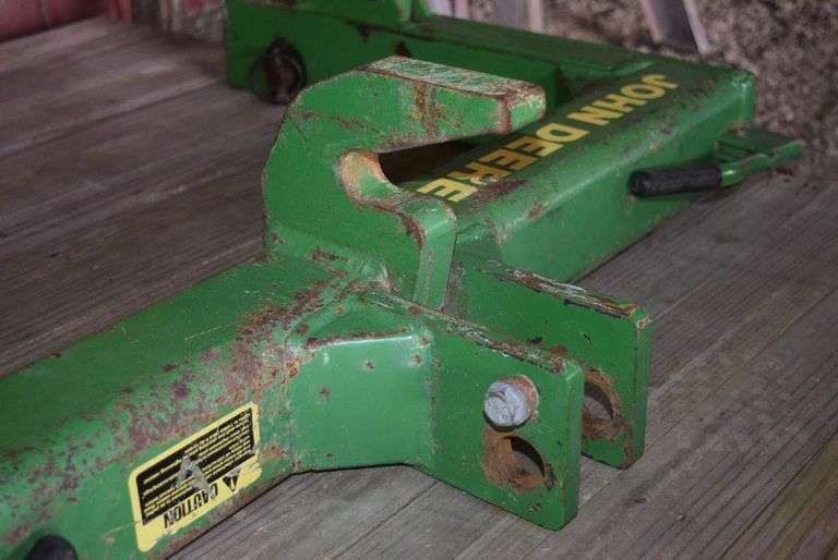 John Deere Quick Connect Hitch Cat 3 VanKlaveren Auctions Inc.