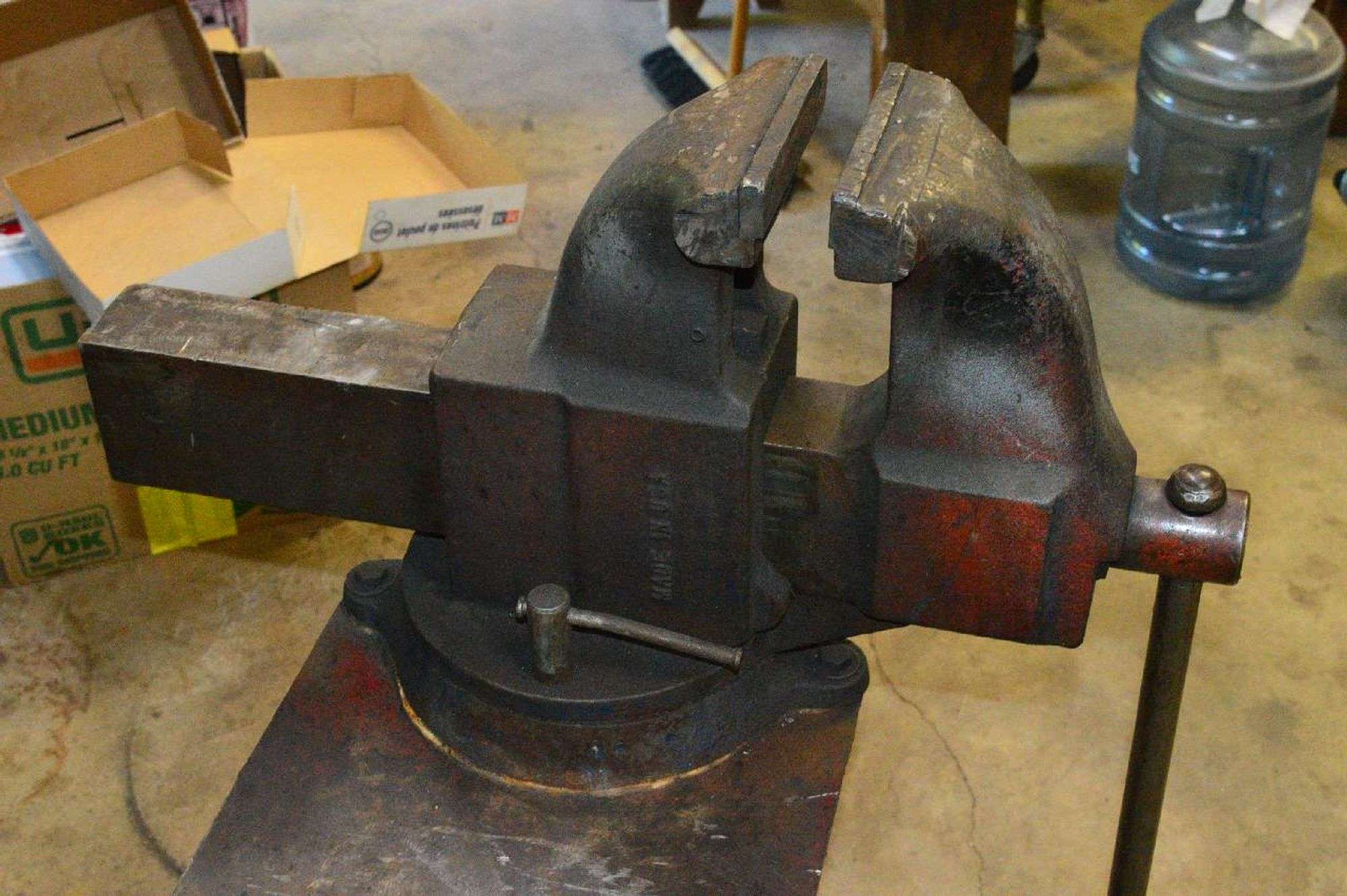 Heavy Duty 6" Swivel Vise on Heavy Stand - VanKlaveren Auctions Inc.