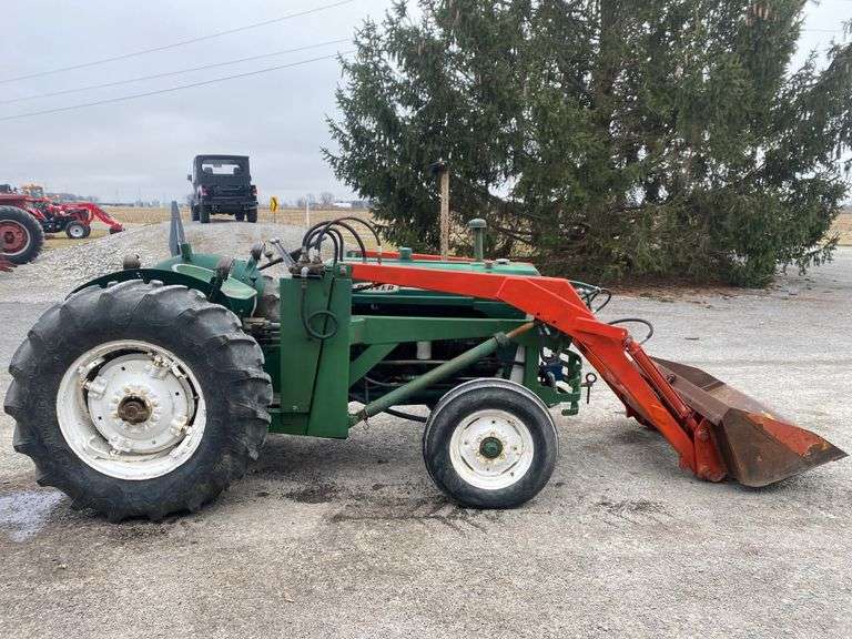 1960 Oliver 550 W/Loader Walton Realty and Auction Co. LLC