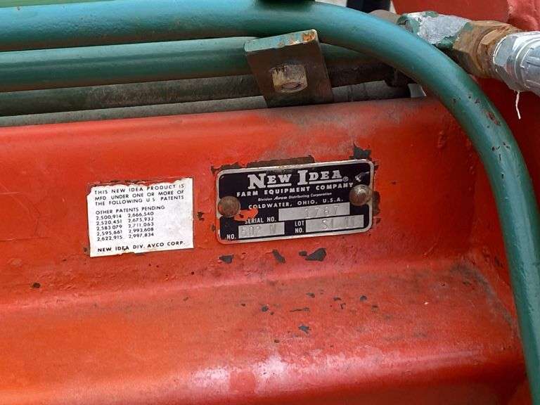 1960 Oliver 550 W/Loader Walton Realty and Auction Co. LLC