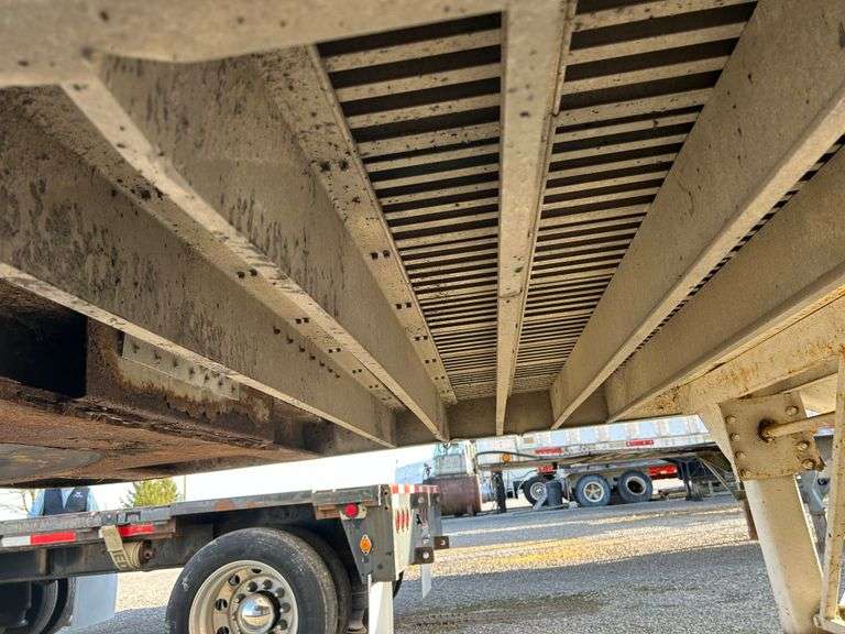 1978 Chamberlin Hopper Bottom Trailer Walton Realty and Auction Co. LLC