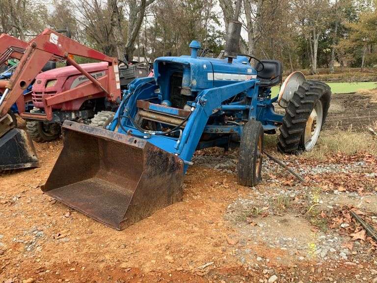 Ford 3000 Tractor w/ Loader *INOP Witcher Farms