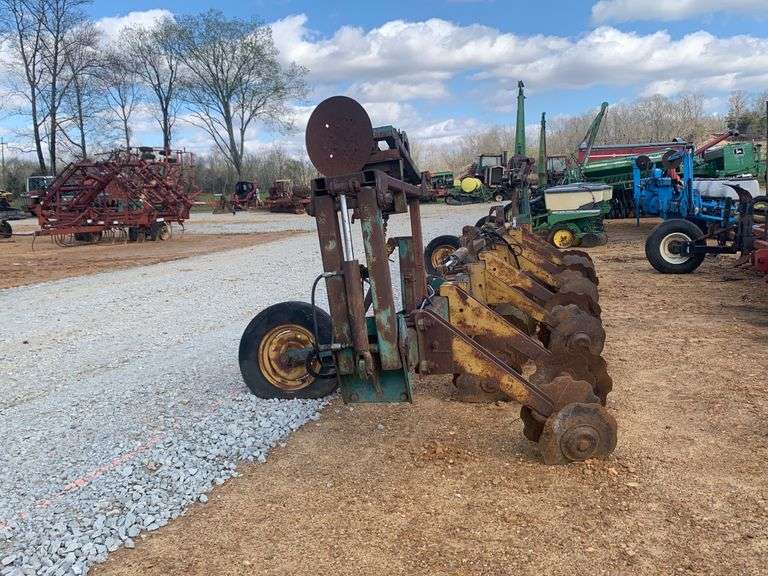 FCMW 8 Row 3pt Hipper Witcher Farms