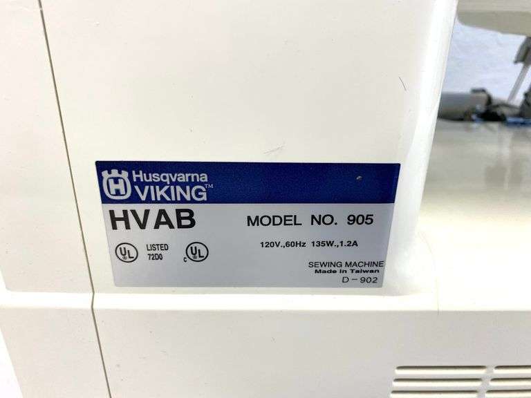 Husqvarna Viking Huskylock Serger Sewing Machine Model 905
