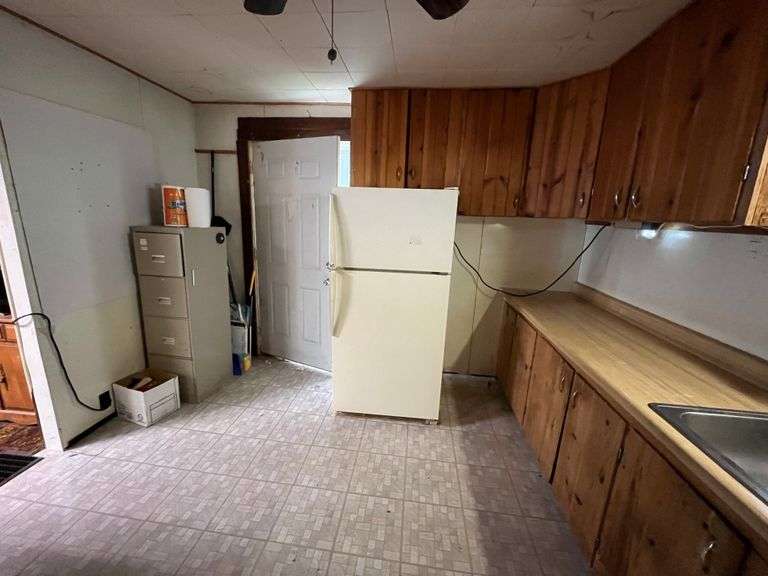 506 3rd st Gillett Grove, IA Whitaker Marketing Group Auctions