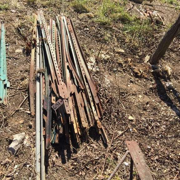 Metal post Wolfe Auction & Realty, LLC