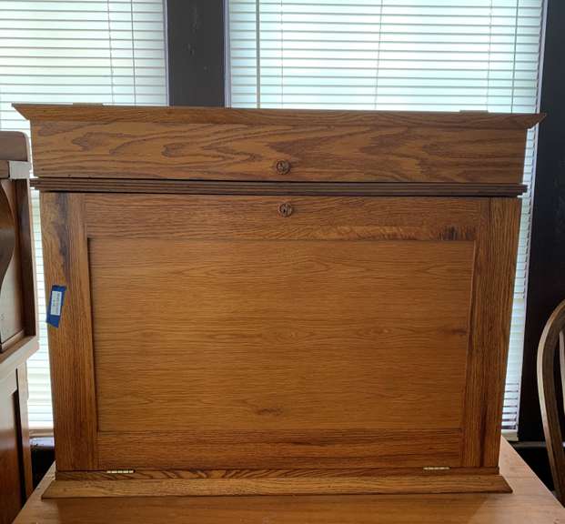 Vintage Lincoln Desk Wolfe Auction & Realty, LLC