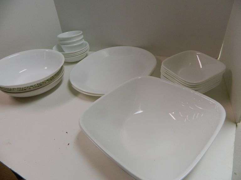 Corelle Small Bowls & large Bowls & 2 Meat Platters Wolfe Auction