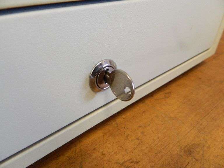 Royal Alpha 587CX Cash Wolfe Auction Realty LLC