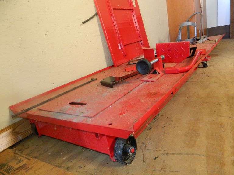 Pittsburgh Motorcycle Lift with Hydraulic Pump, Foot Operated with