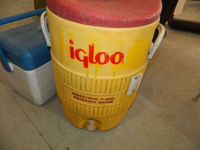 5 Gallon Igloo Water Cooler & Small Rubbermaid Cooler Wolfe Auction
