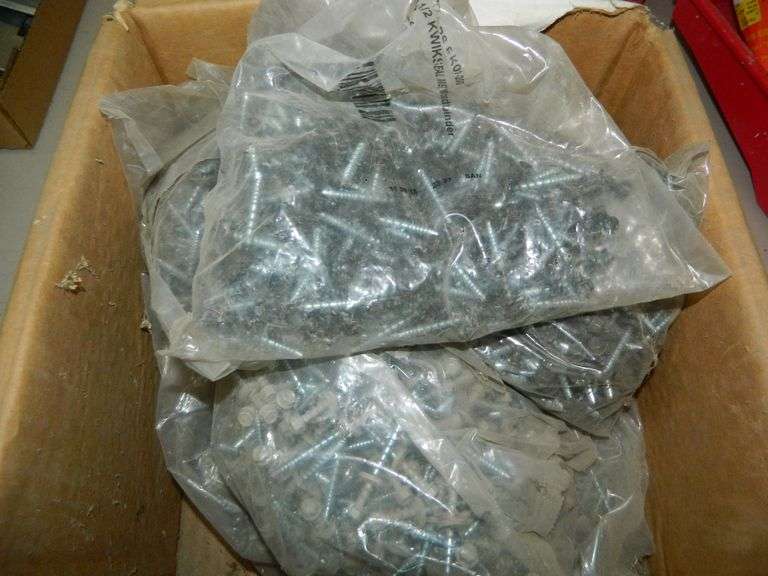 Various Wood Binder Screws Wolfe Auction & Realty, LLC