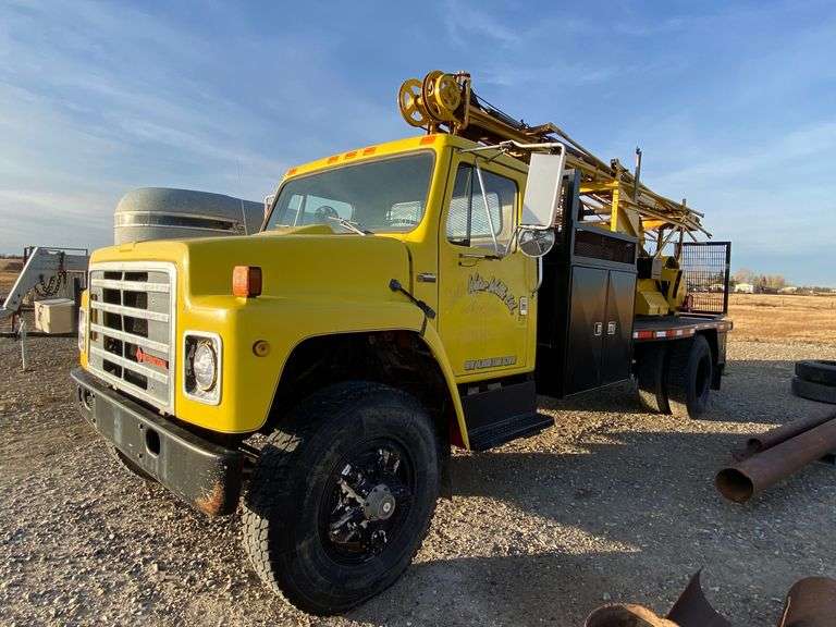 1982 IHC 1700 /w 1968 BUCYRUS ERIE DRILL RIG&TOOLS Wild Rose Auction