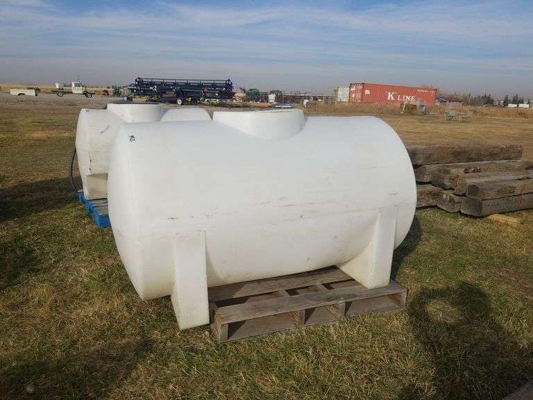 UFA HLT WATER STORAGE TANK 270 270 GAL CAPACITY Wild Rose Auction