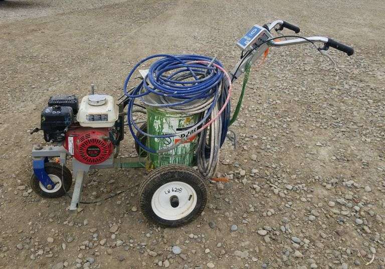 LINELAZER 3400 PAINT SPRAYER FOR ROAD LINES, COMES WITH TWO HOSES