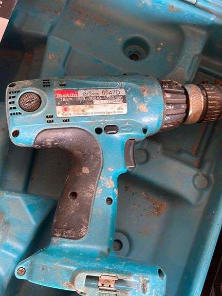 MAKITA 18V DRILL W/ BATTERY, MODEL 