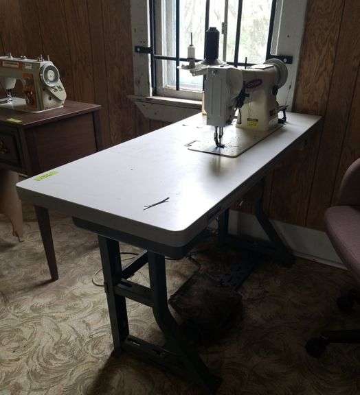 CONSEW SEWING MACHINE (OIL SYSTEM) MODEL 206RB4, SN TH0910545 Wild