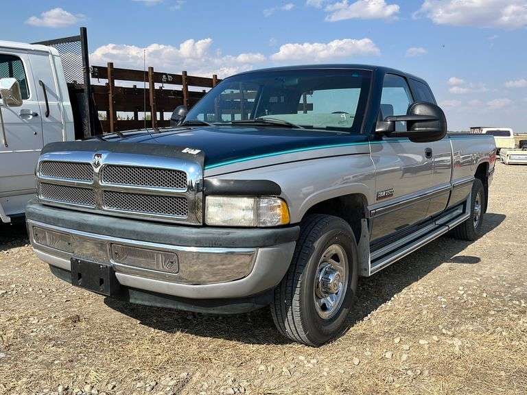 1997 DODGE RAM 2500 CUMMINS TURBO DIESEL, 2WD, 2 DR CLUB CAB Wild